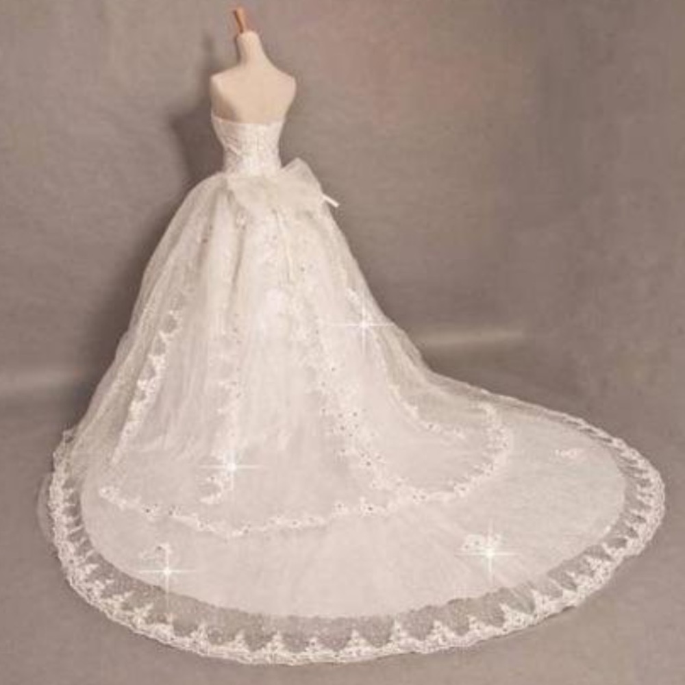 WEDDING DRESS - Picture 4 of 8